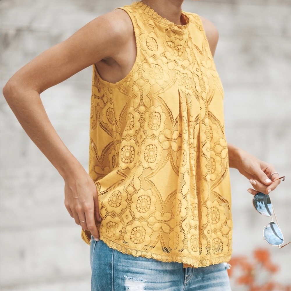 Lost in Hurricane Damage - Golden Lace Top 🌻🌻